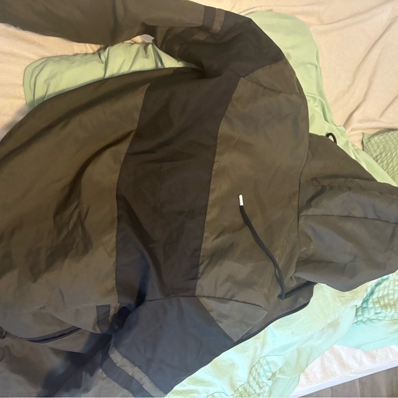 Men small Lacoste jacket - Picture 2 of 2